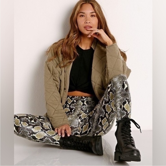 COMMANDO  Perfect Control Leggings snake print SIZE: MEDIUM - Picture 3 of 9